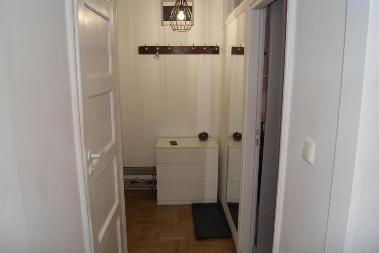 Under Castle Apartment Warschau Exterior foto